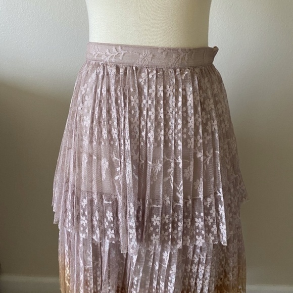 NWOT Anthropologie Tiered Lace Ombre Skirt Small - Picture 4 of 6